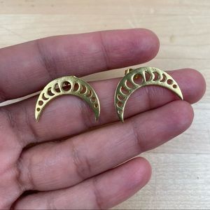 Moon phase 🌙 stud earrings